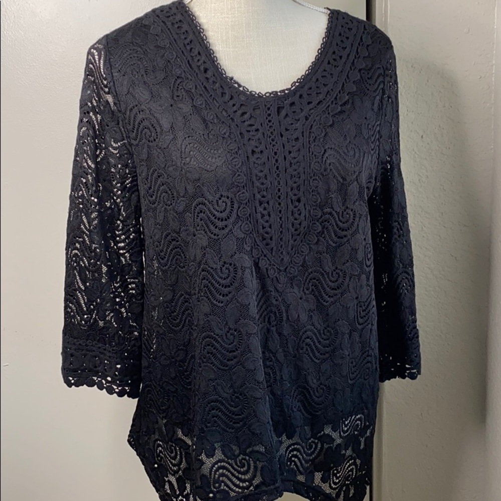 Black lace shark bite top